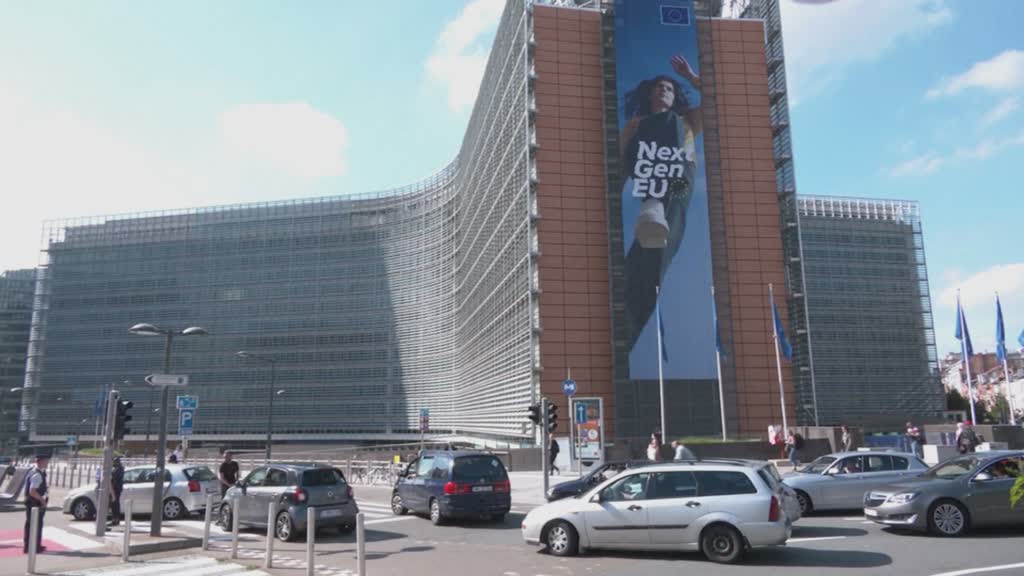 EU threatens use of the 'trade bazooka'