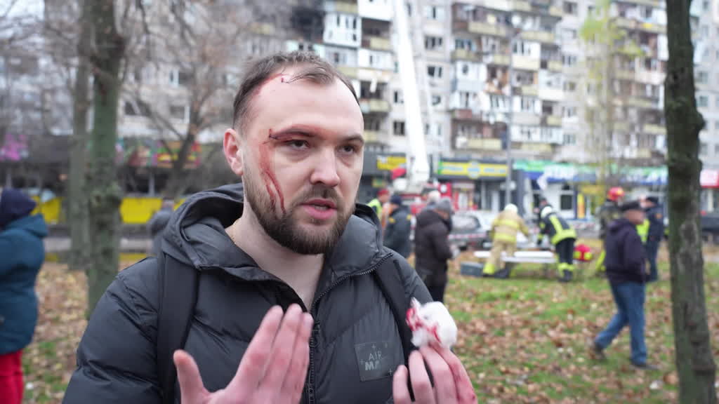 Kyiv apartment block hit in deadly missile strike