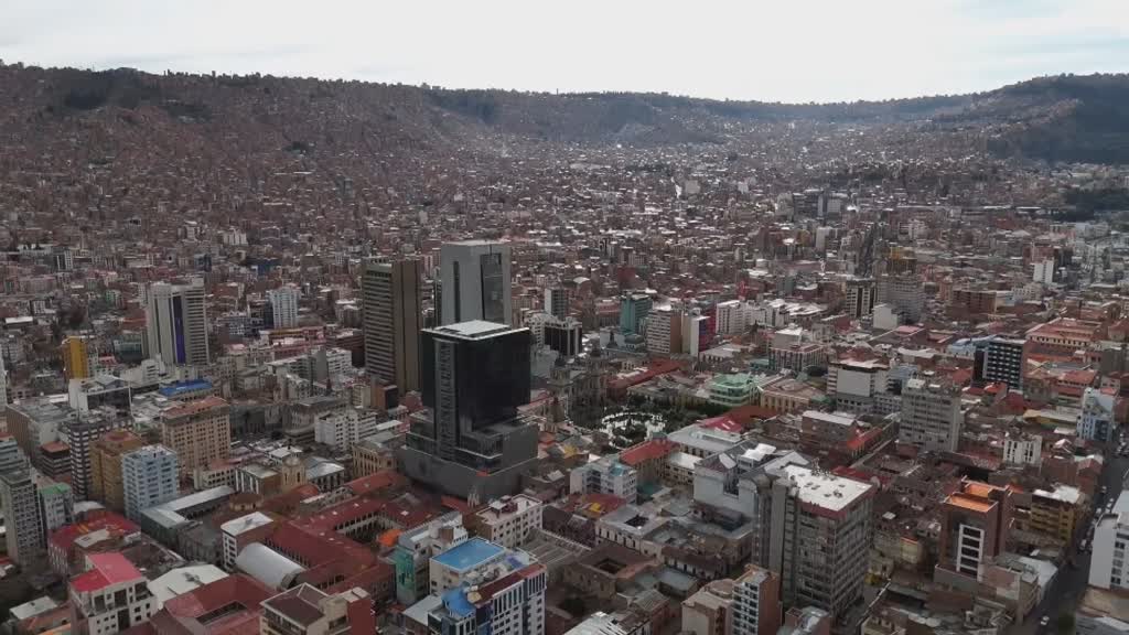 Dos candidatos para sacar a Bolivia de la crisis