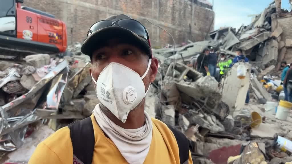 Colombia earthquake: Rescue workers continue search
