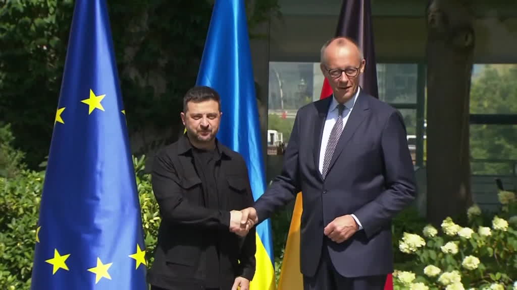  Zelenskyy in Berlin in ahead of Alaska summit