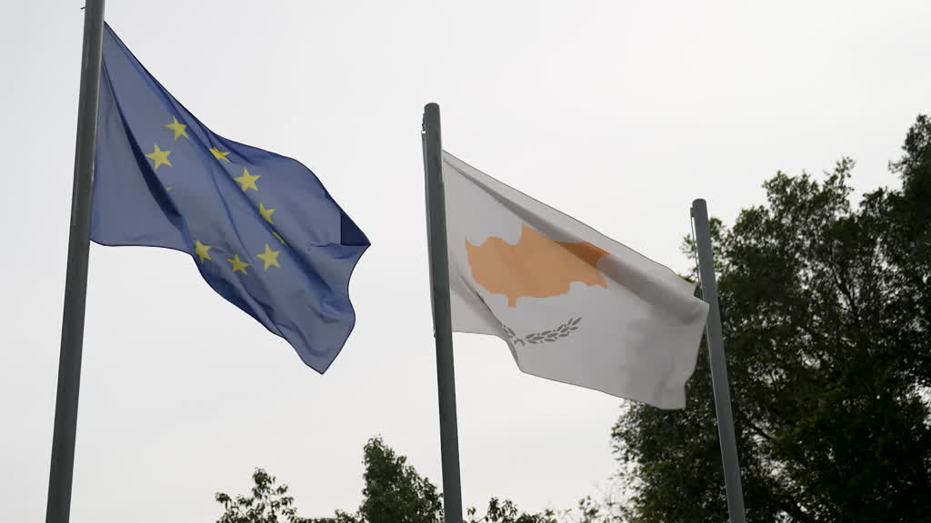 EU migration pact set to tighten border controls 