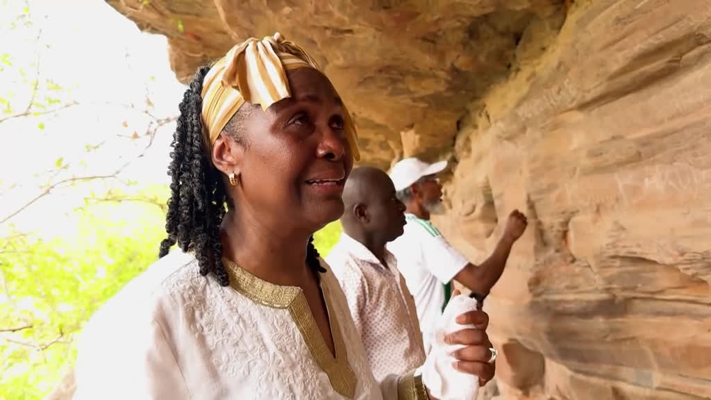 Descendientes de esclavos africanos regresan a casa