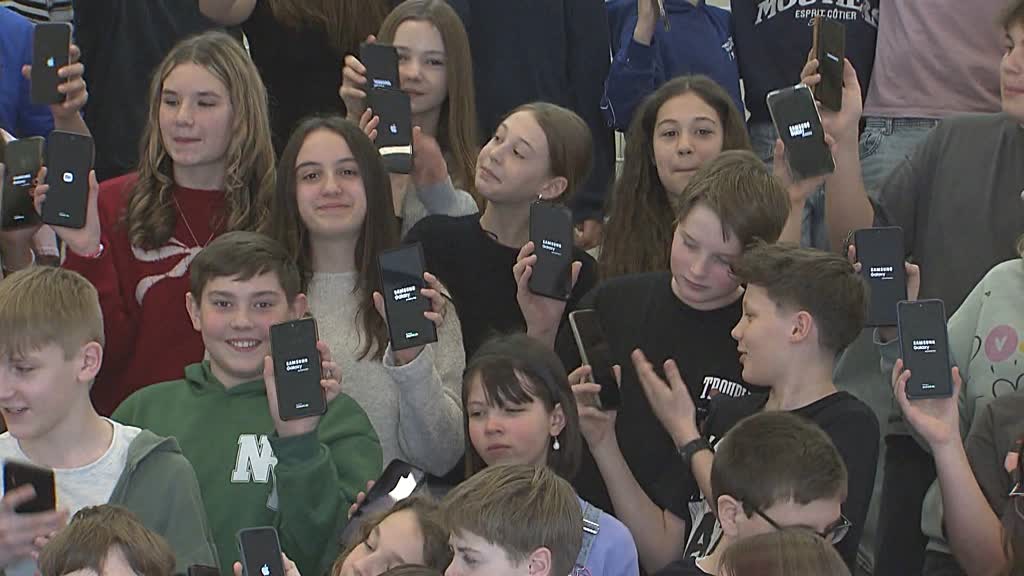 Austria somete a 70.000 niños a tres semanas de «desintoxicación» del celular 