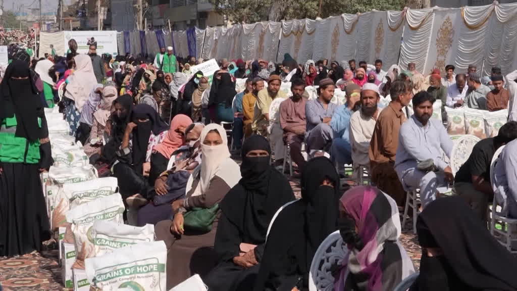 Charities put food on Pakistani tables during Ramadan