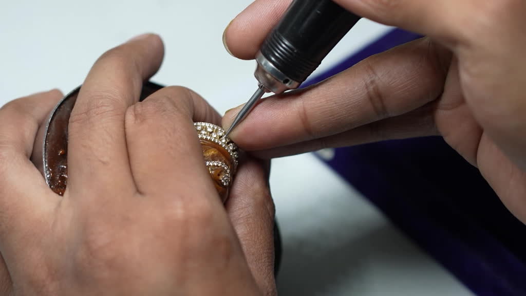 How Iran War is Crushing India’s Diamond Industry