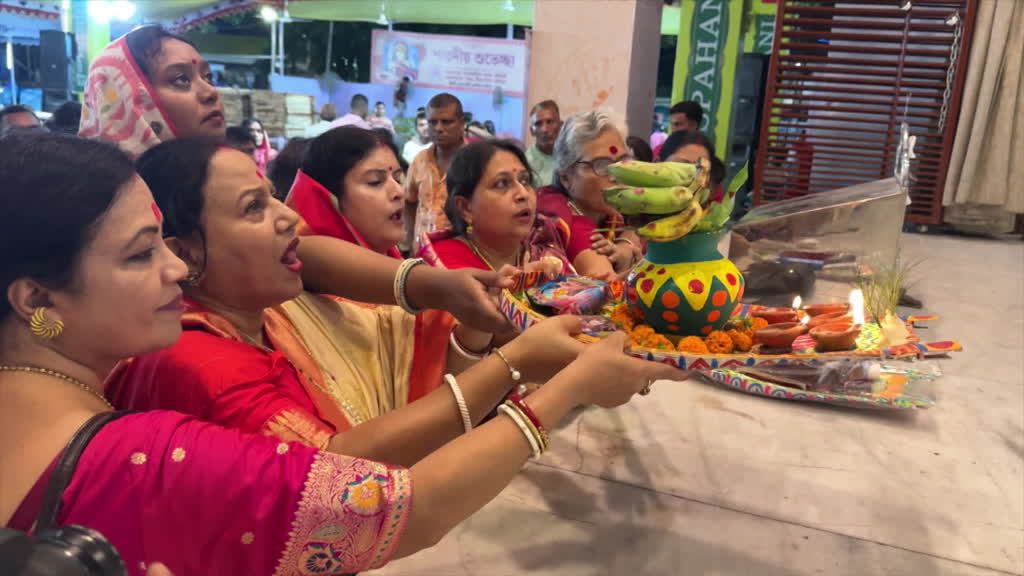 Hindus in Bangladesh celebrate Durga Puja amid worries