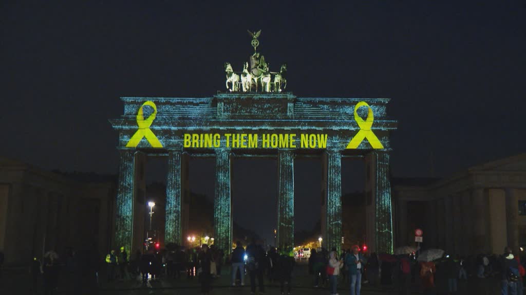La Puerta de Brandeburgo de Berlín se ilumina en honor a Israel