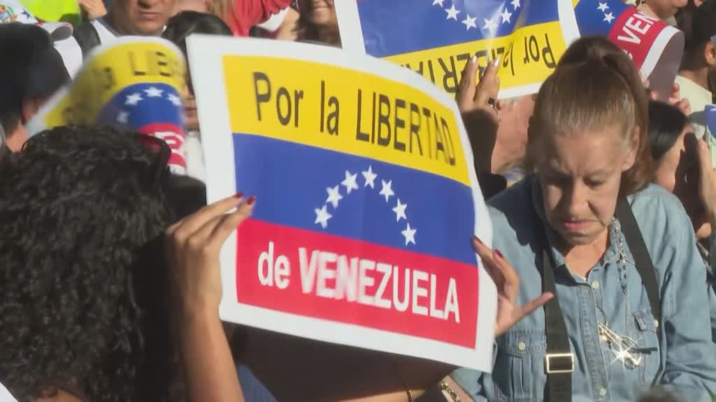 Europa permanece atenta, pero no interviene, en tensión entre EE.UU. y Venezuela