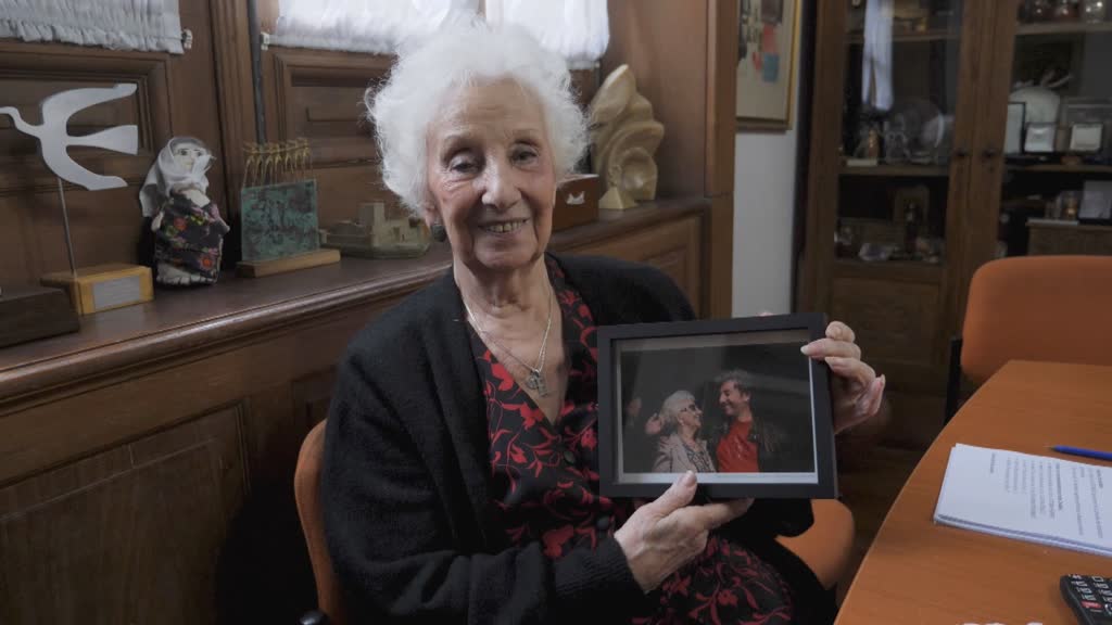 Milei desfinancia a las Abuelas de Plaza de Mayo