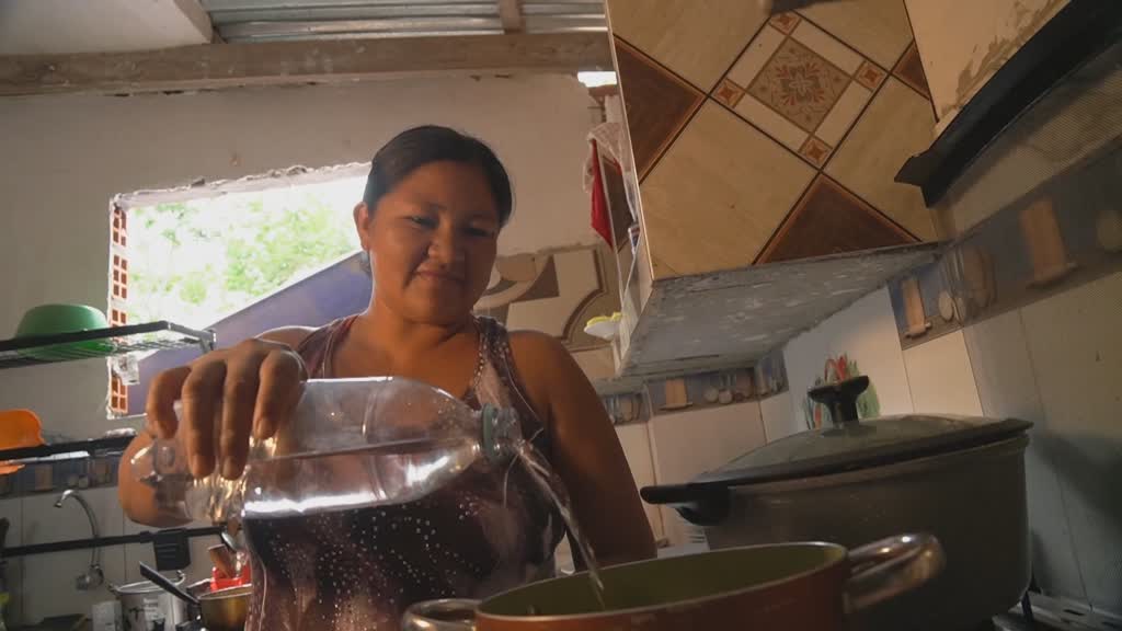 Enfermos por beber agua salada en Bolivia