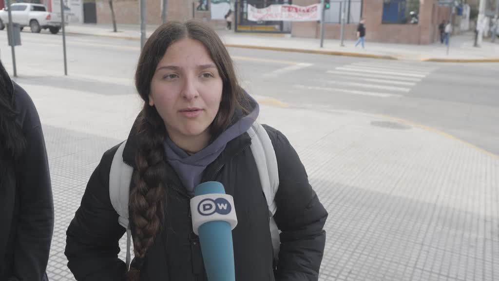 Jóvenes argentinos decepcionados con Milei 