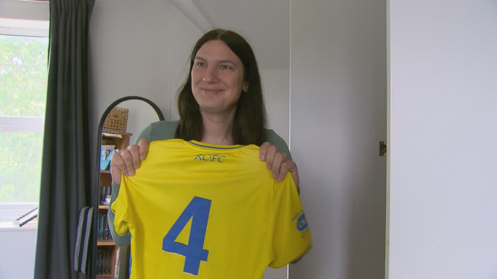 Las mujeres transexuales ya no pueden jugar en la liga inglesa de fútbol