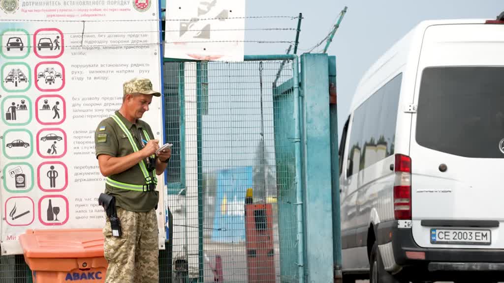 Ukrainian men under 23 allowed to travel abroad