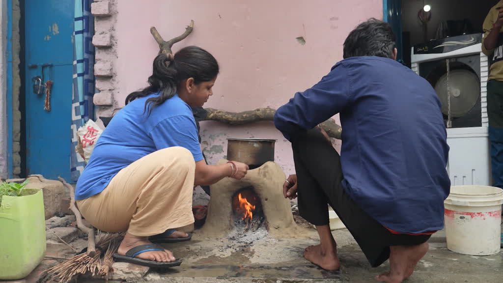 Iran war gas crunch pushes India back to polluting fuels 
