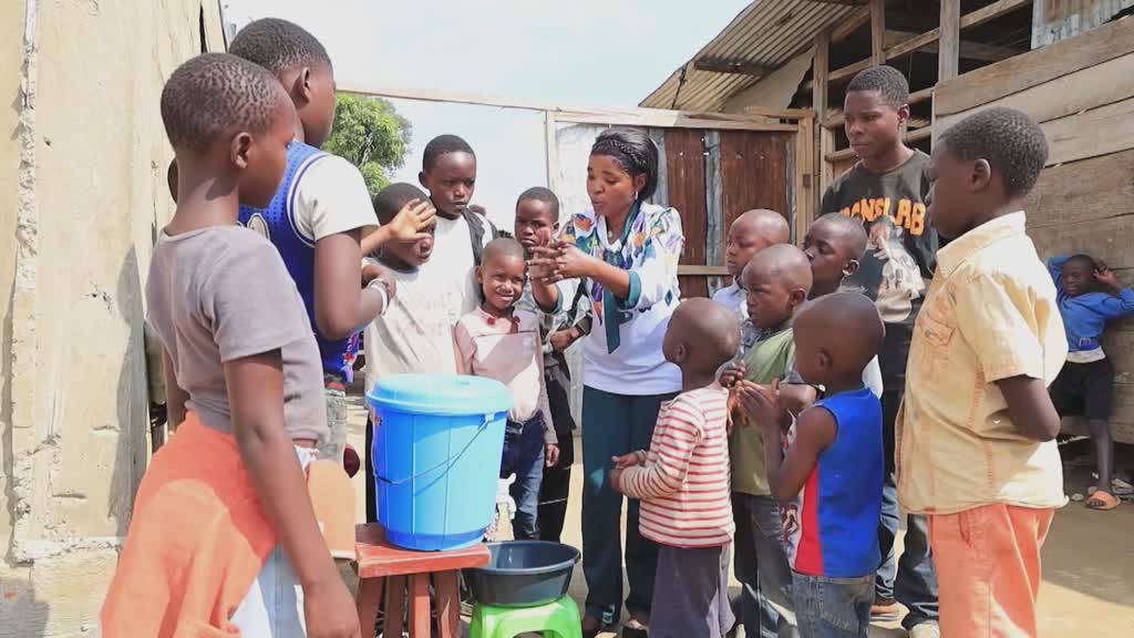DR Congo: Ebola survivors lead awareness campaigns