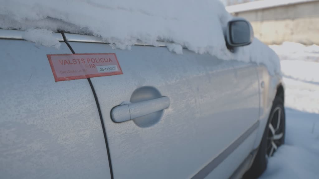 Latvia gifts seized cars to Ukraine