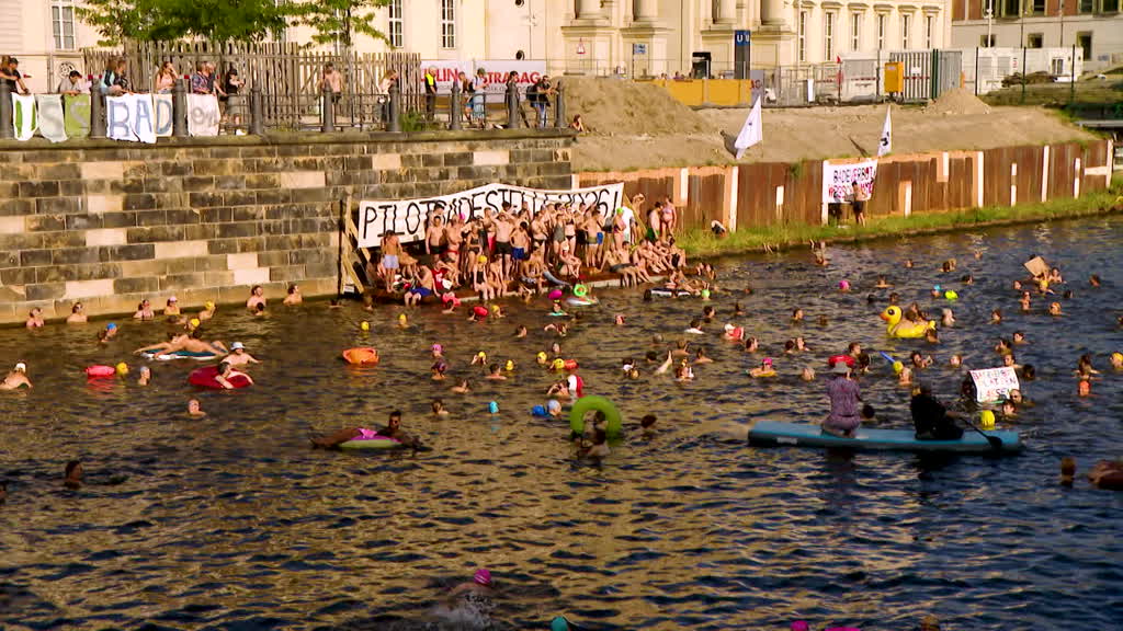 Activists aim to reopen Berlin's Spree River to swimmers