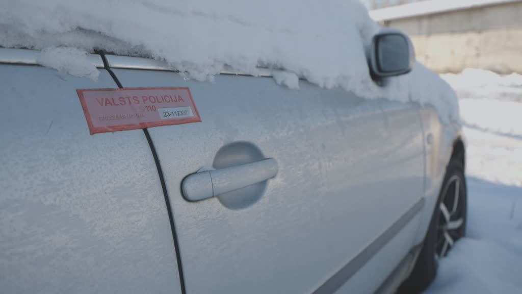 Letonia dona coches incautados a Ucrania