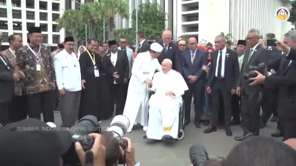 Catholic, Muslim Indonesians praise Pope Francis' legacy