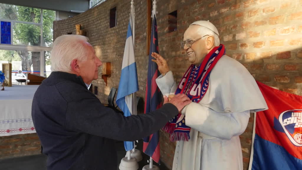 Adiós al papa "futbolero"