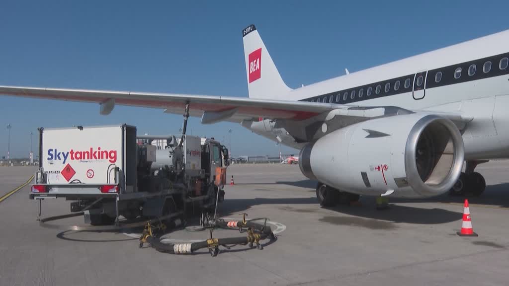 Jet fuel risk for Berlin after Russia oil cut